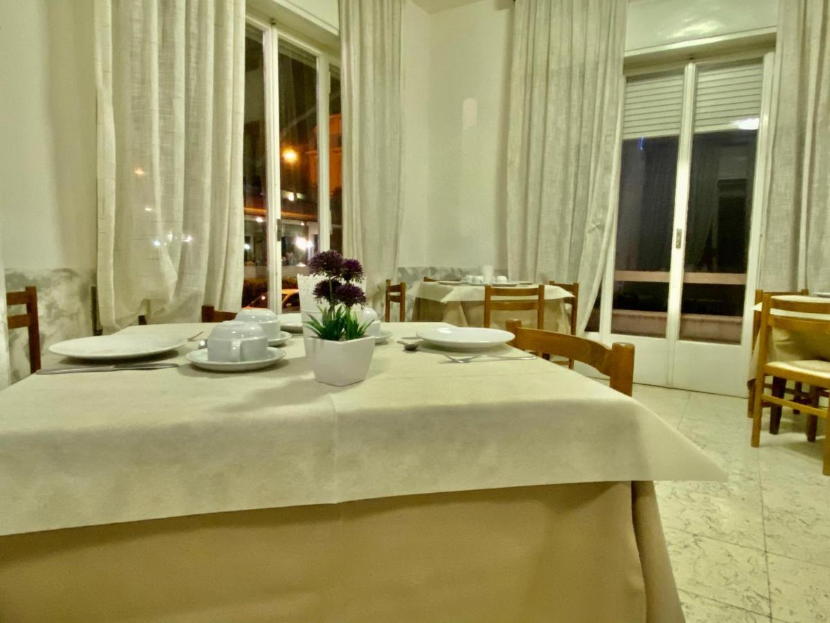 Villa Derna Rimini Eksteriør bilde